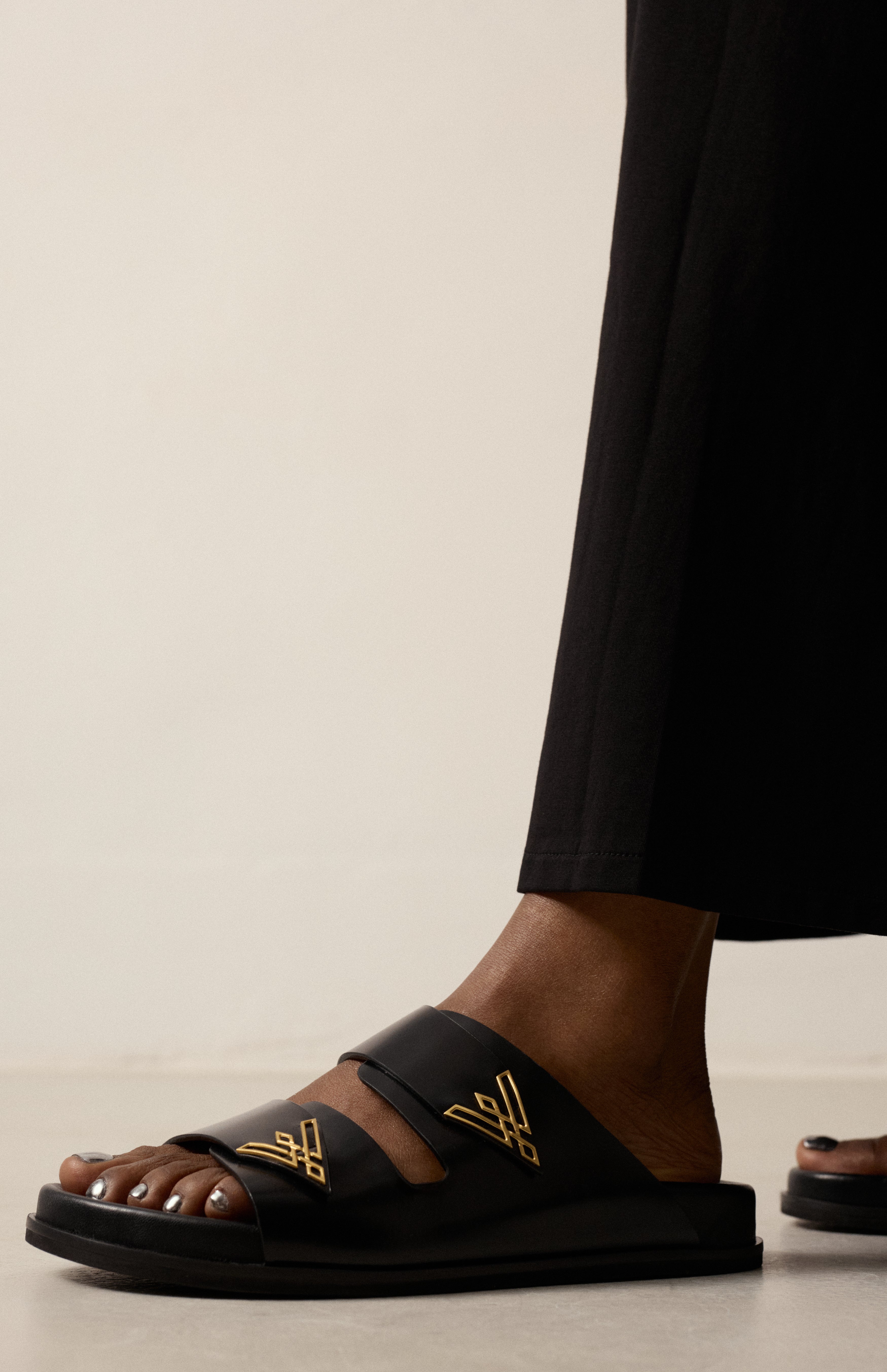 SANDY CRISTAL BLACK