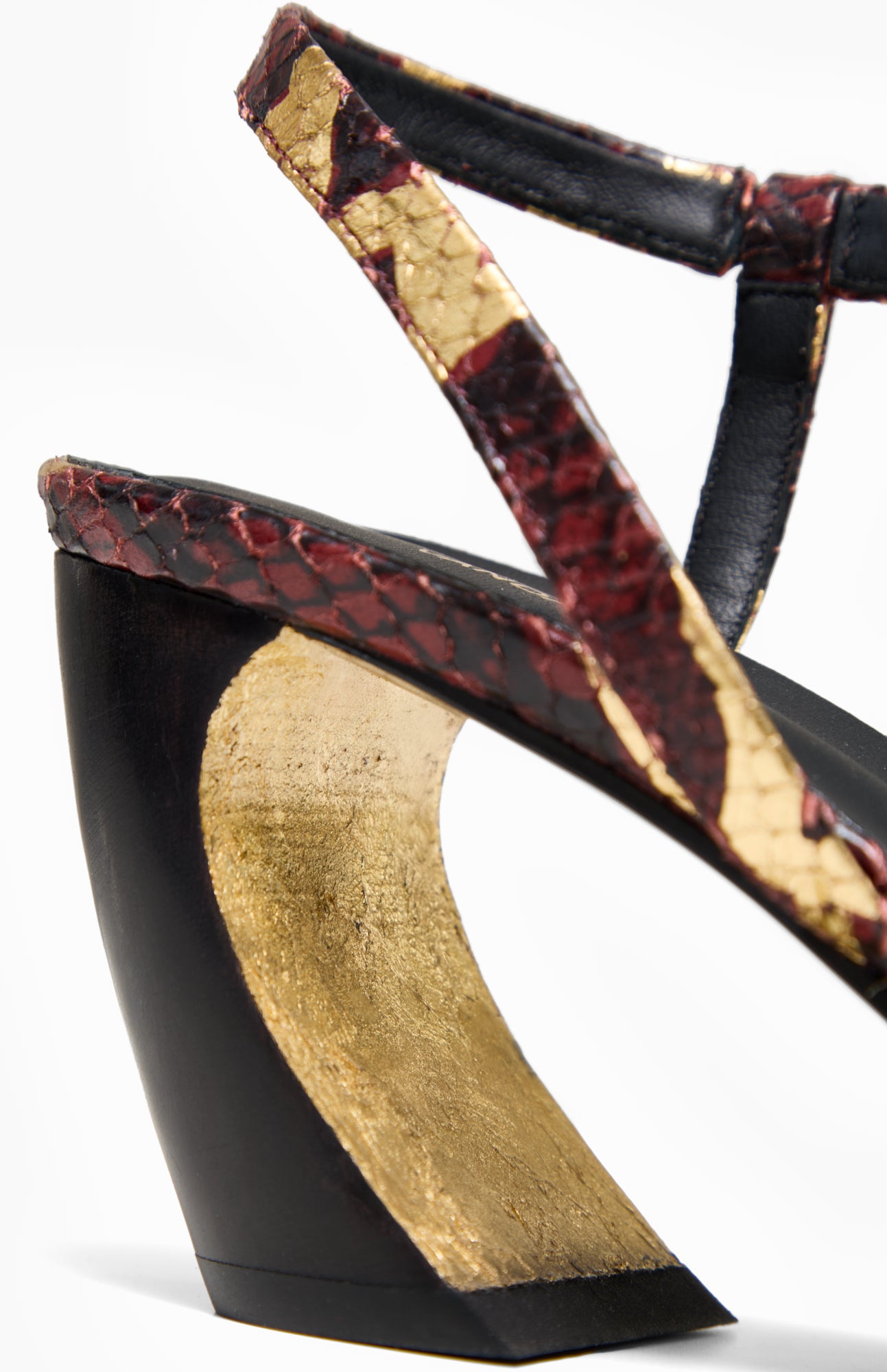 SELENA GOLD PYTHON