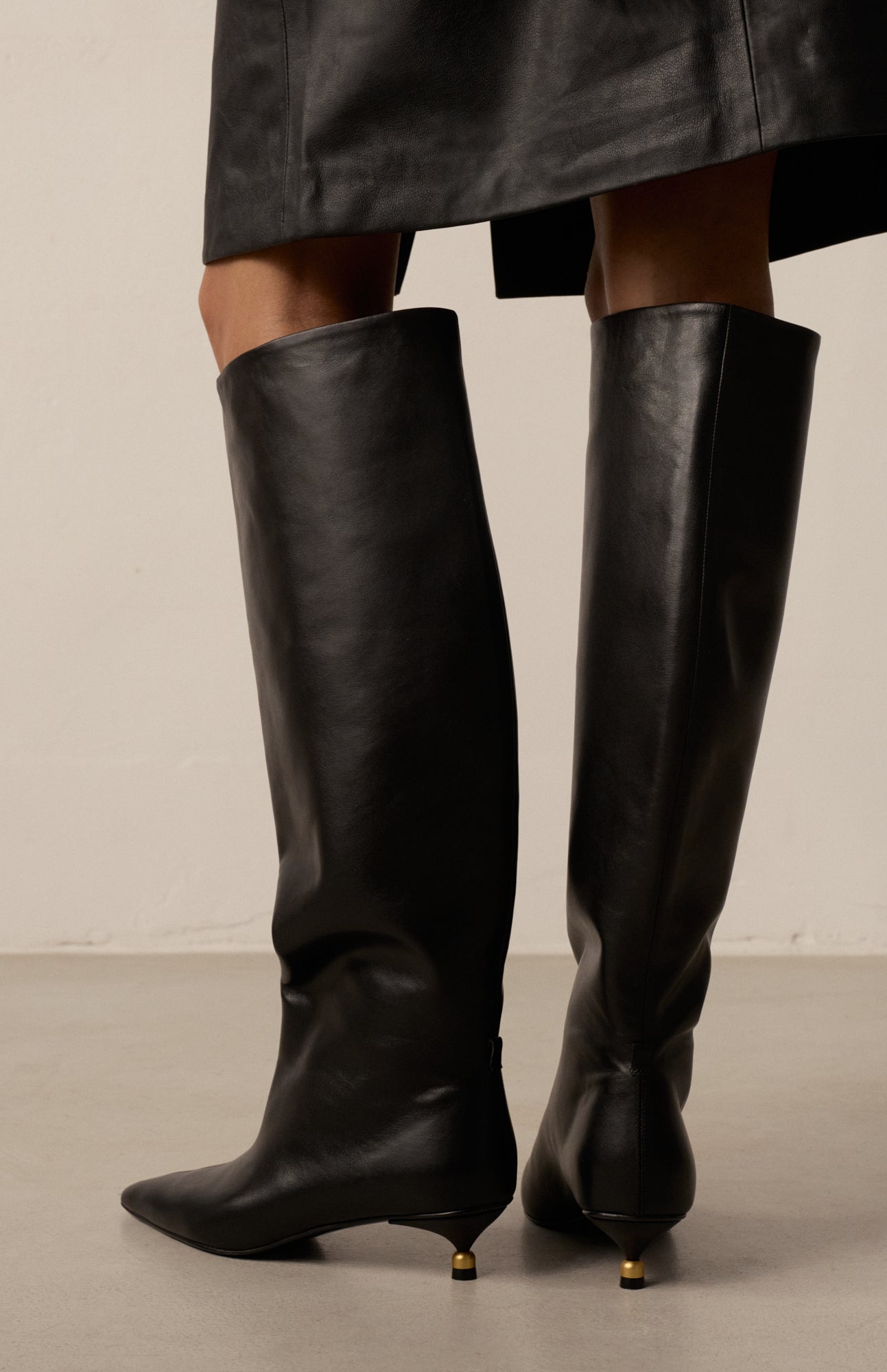 LISA DEEP BLACK