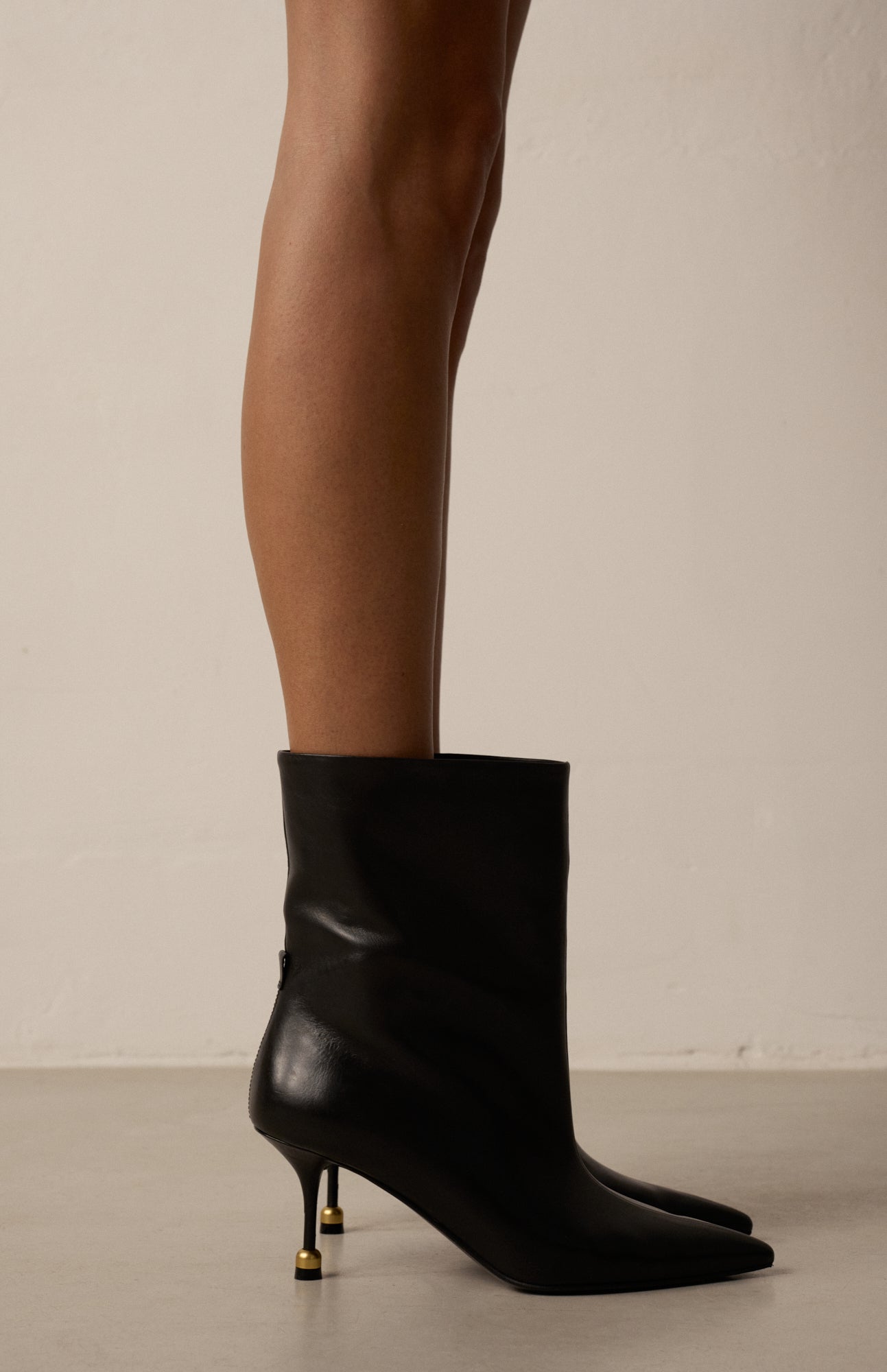 ELENA DEEP BLACK