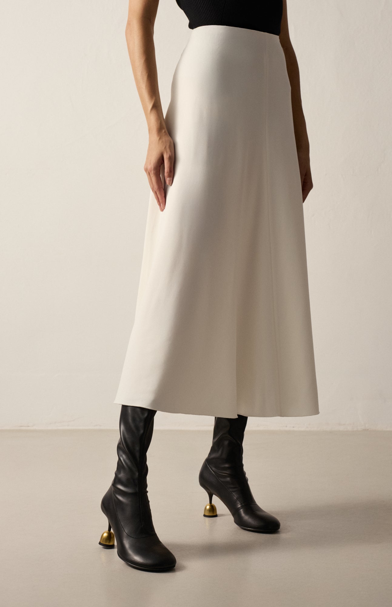 CAROLE DEEP BLACK