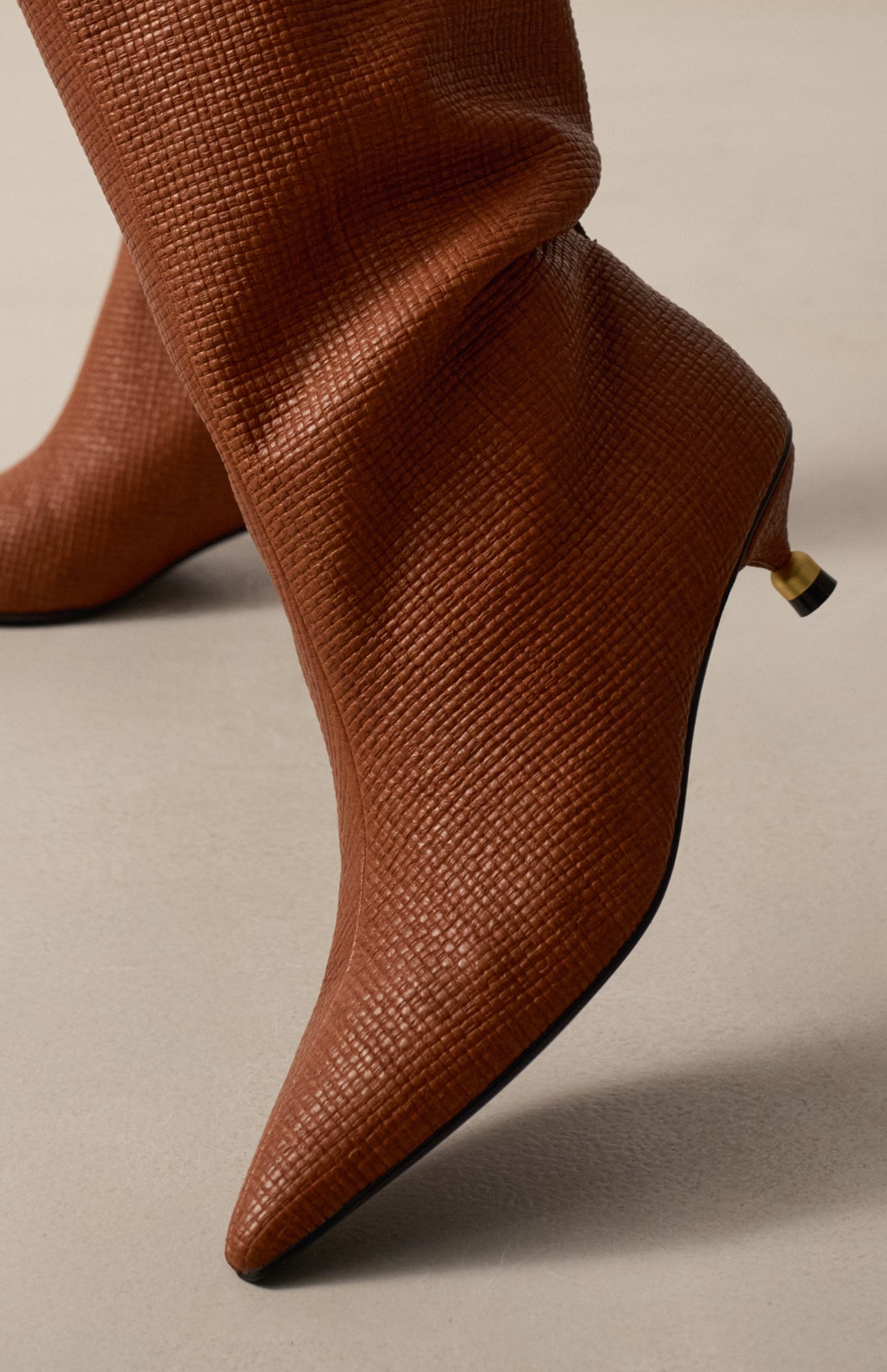 LISA BROWN JUTE