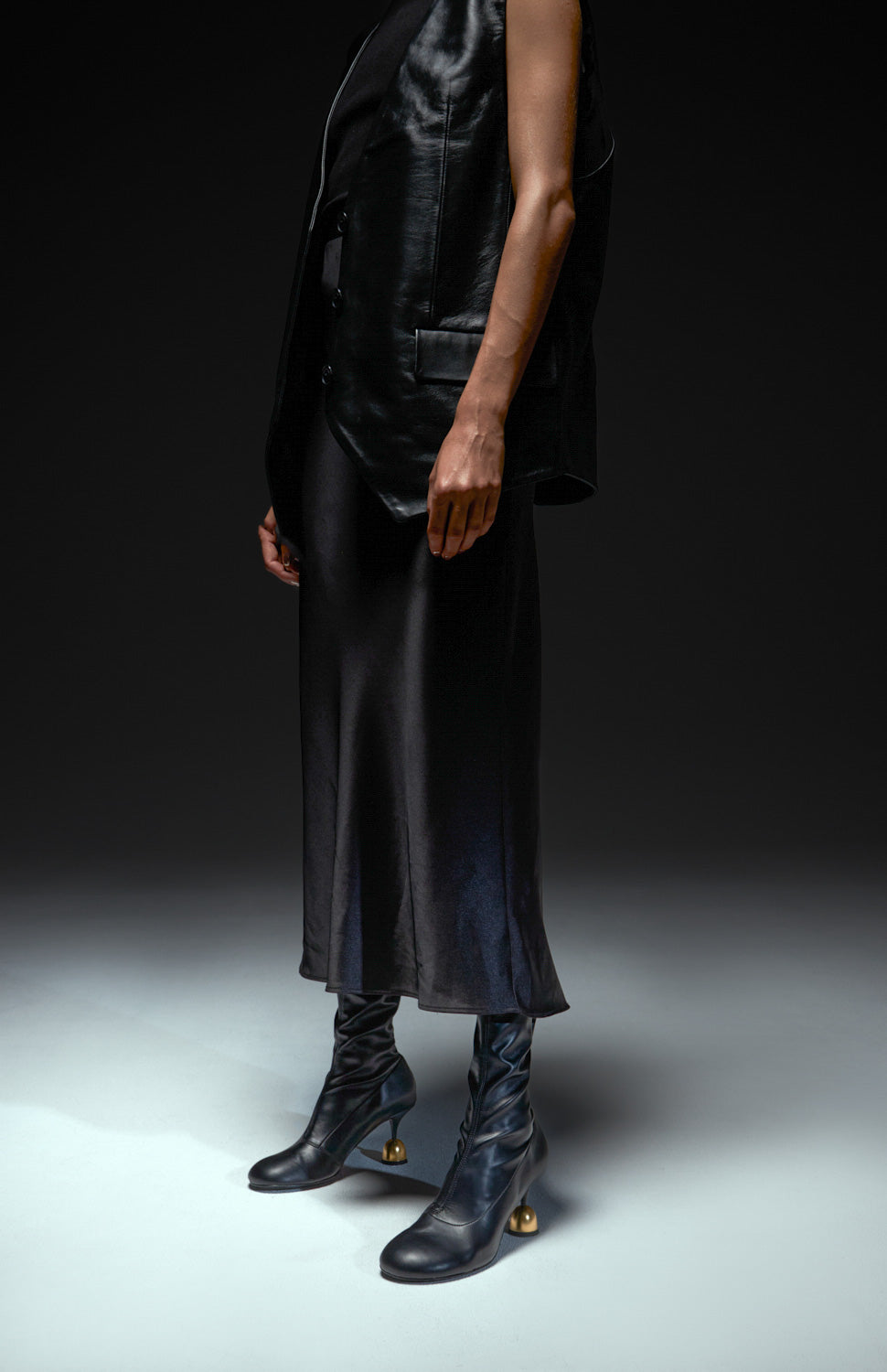 CAROLE DEEP BLACK