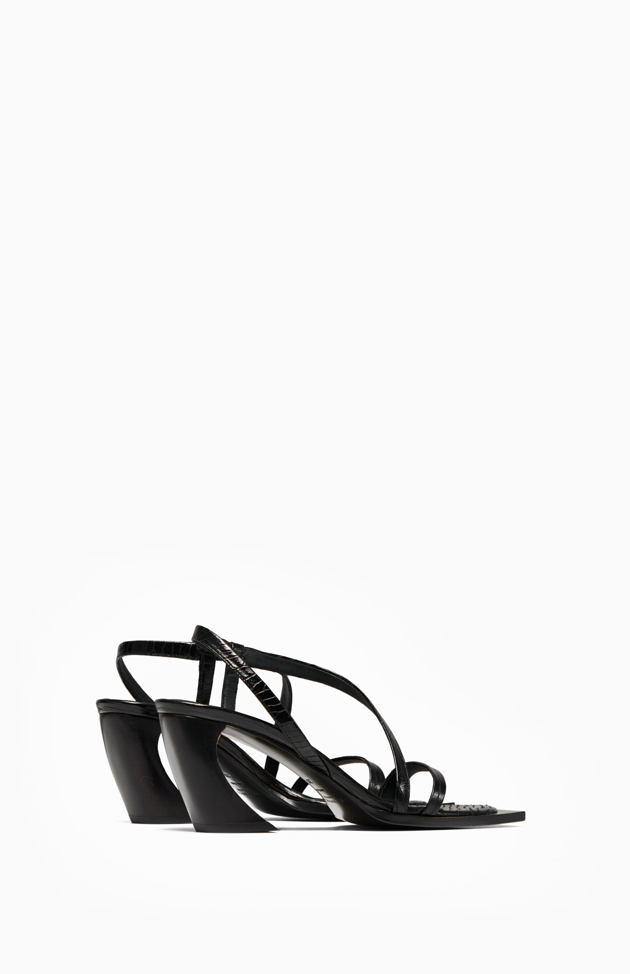 SELENA SHARK BLACK