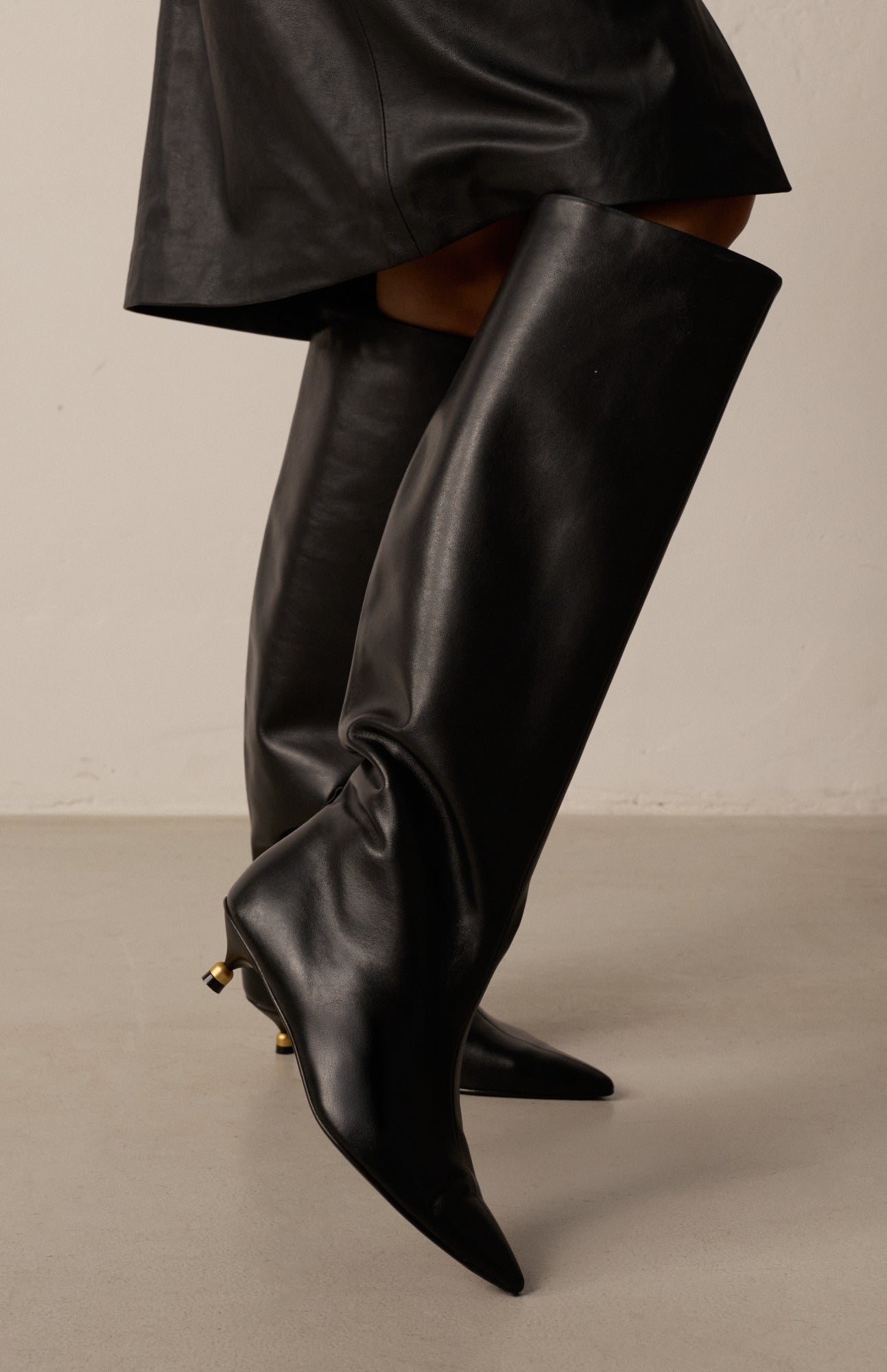 LISA DEEP BLACK