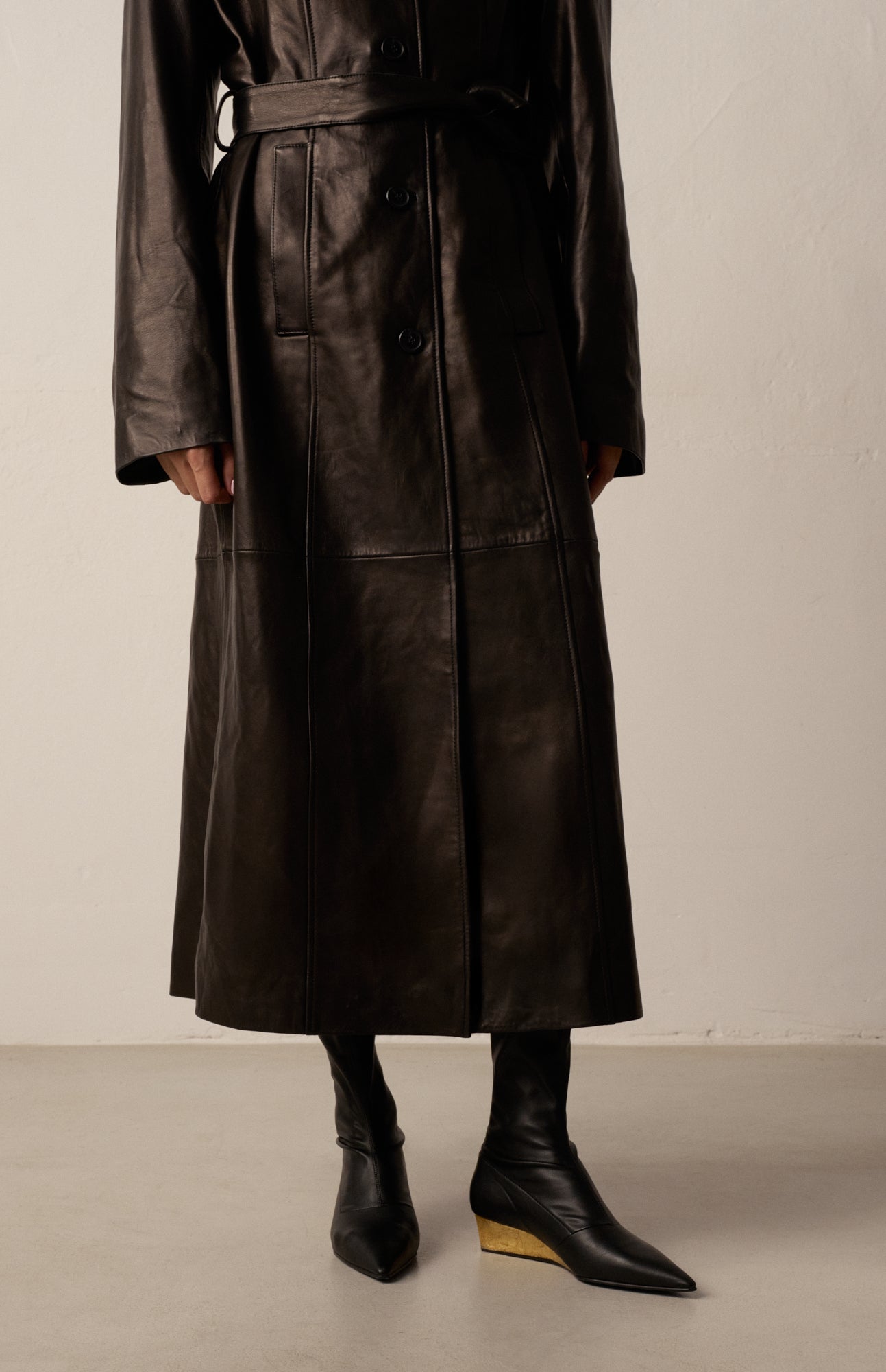 LUCIA DEEP BLACK